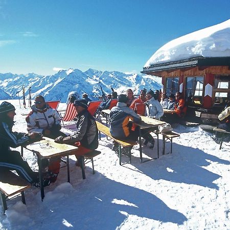 Spacious Holiday Flat Close To The Ski Area Uderns Eksteriør billede