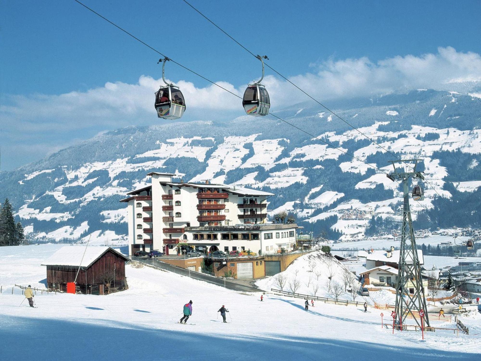 Spacious Holiday Flat Close To The Ski Area Uderns Eksteriør billede